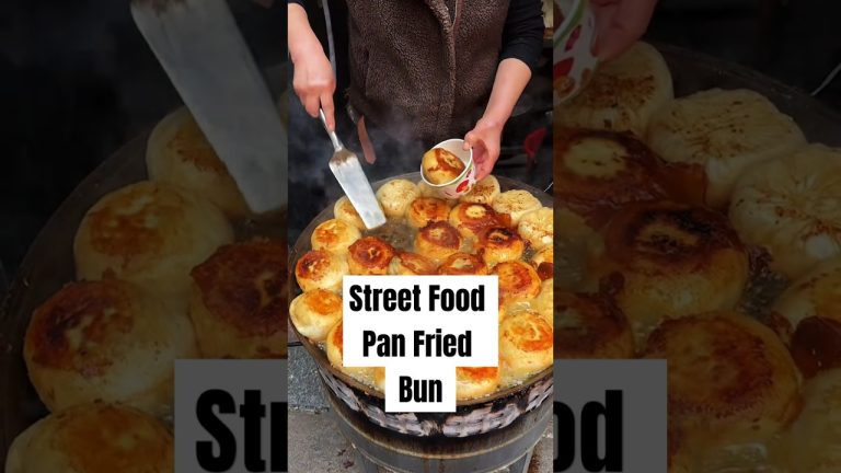 How about this pan fried bun?? 😋#making #bun #streetfood #chinesefood #reels #shortsfeed #chefwire