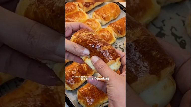 ❗️ PİŞTİĞİ ANDA BİTTİ❗️1 SU BARDAĞI YOĞURTLA YUMUŞACIK PUF PUF KABARAN AÇMA POĞAÇA TARİFİ✔️…