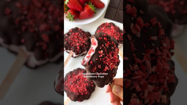 5-ingredient Chocolate Strawberry Pops🤩 #easyrecipes #healthyrecipes #viralrecipe