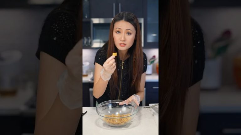 Chinese Mom making pork fat-lard you got crunchy snacks in the end! #chinesefood #cooking