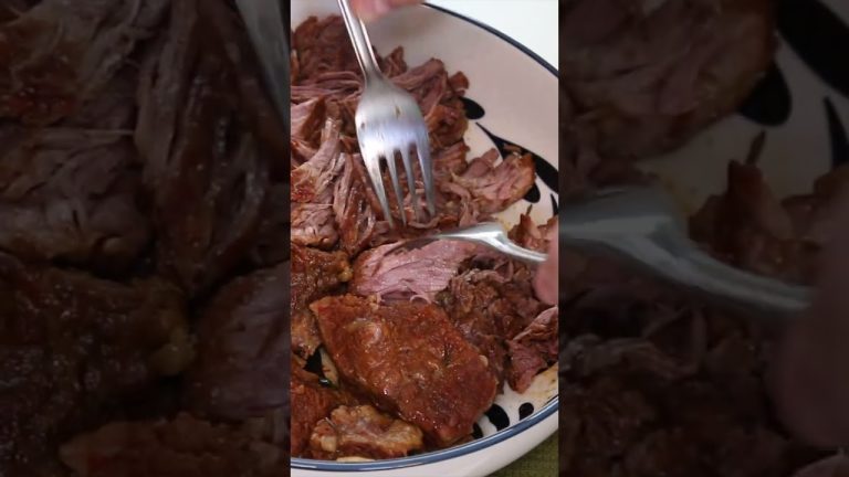 Juicy Mexican Shredded Beef Recipe🥩 #shorts