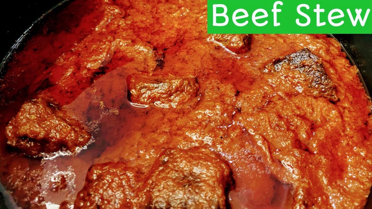 VLOGMAS!!! DAY 13: An African CLASSIC Dish! Nigerian Beef Stew Recipe