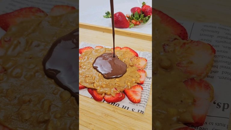 NO Bake NO Cook easy Frozen DESSERT 🍨  | Delicious Recipe #shorts #recipe #strawberry #chocolate