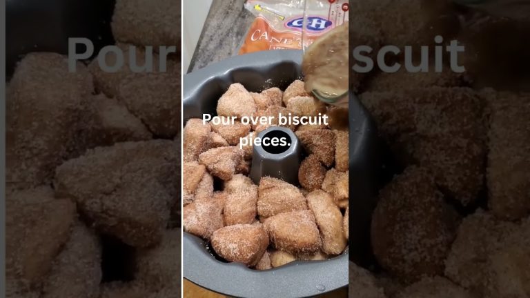 Easy Monkey Bread Recipe with Pillsbury Biscuits! #holidaybaking