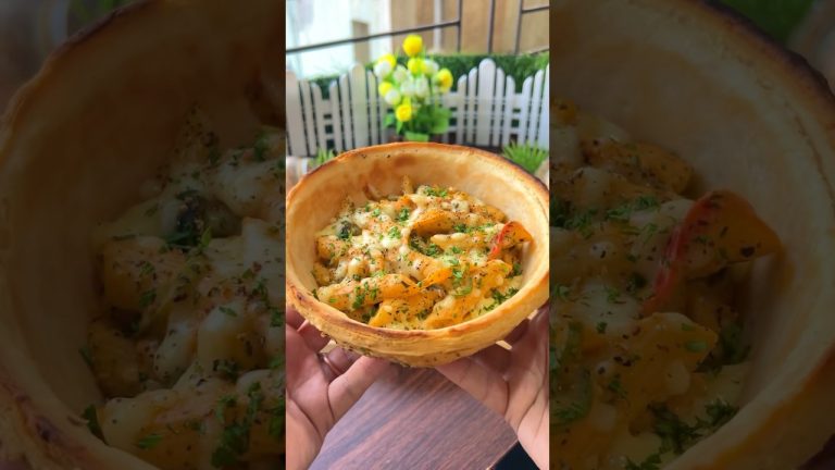 #shorts Pasta in a Garlic Bread Bowl #easyrecipes  #ashortaday