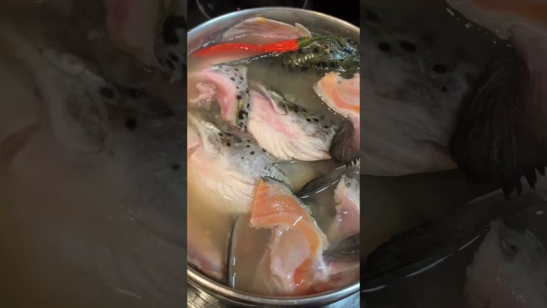 WOULD YOU EVER EAT THIS?? FISH HEAD RECIPE (sinigang)
