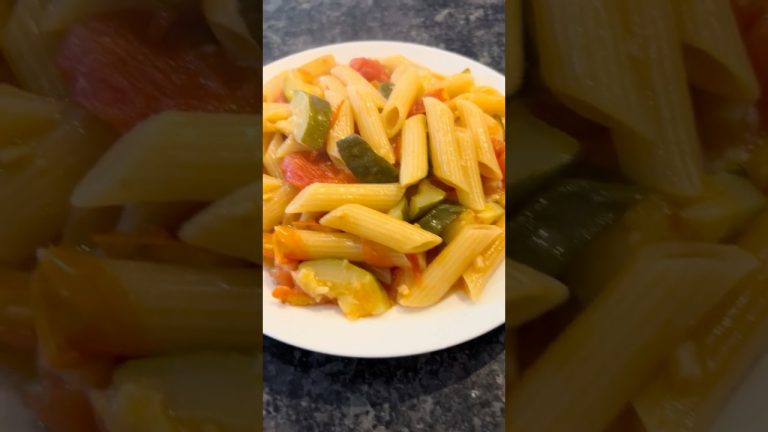 One Pot Zucchini and Tomato Penne Pasta – 5 Ingredients, Full Flavor!! 🍅✨
