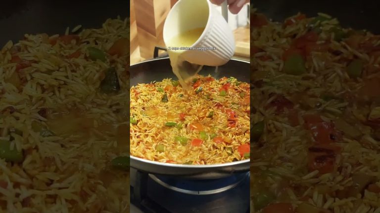 Super Quick Easy and delicious shrimp and rice 😋Full recipe on my website link in bio😊 #shorts