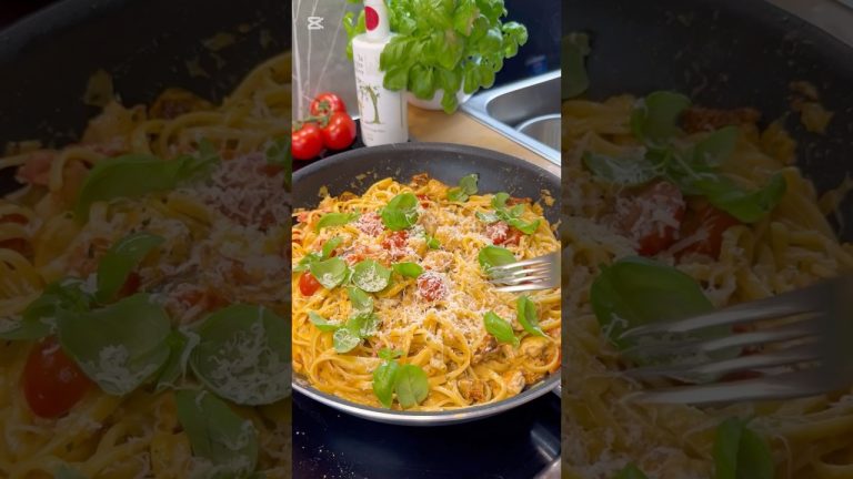 Creamy white sauce chicken pasta recipe #pasta #chikenpasta #shorts #cooking #viralshorts