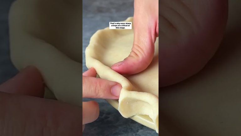 How to Avoid Pie Crust Drooping