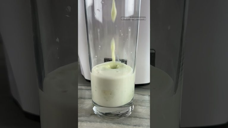 🍐 Easy & Delicious Pear Smoothie