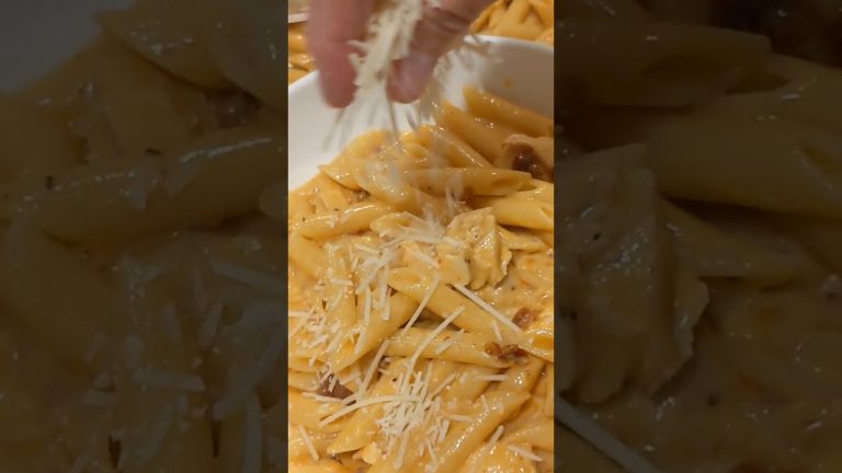 Spicy Chicken Pasta 🍝 🔥 🌶️ #pasta #cooking #cookingchannel #food #spicy #shorts #cookingshorts