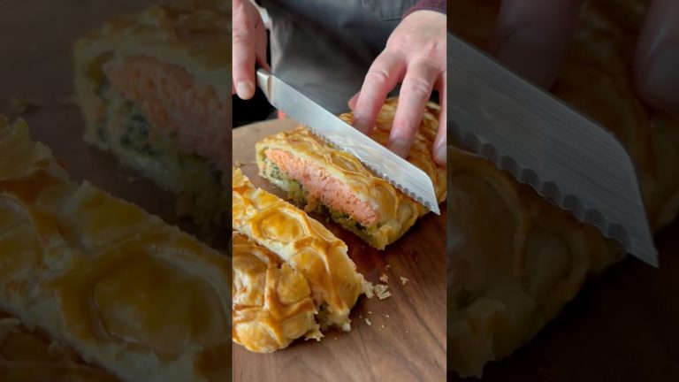 Salmon en Croute with Leeks #recipe #salmon