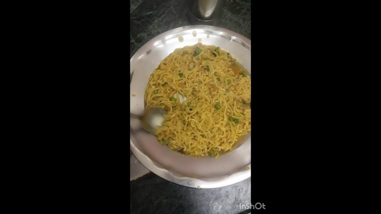 Meggi kaise banate han# maggilover #cooking #recipe #Manulatavlogs #puspa puspa #Trendingsong