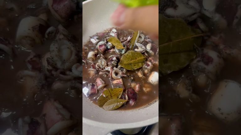 Adobong Pusit sa gata. #shorts  #food #filipinocooks #fyp  #recipe  #seafood