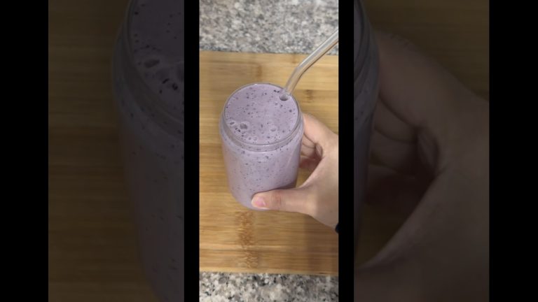 Blueberry Banana Smoothie #shorts #reels #cooking #youtubeshorts #asmr #smoothie #recipe #yt