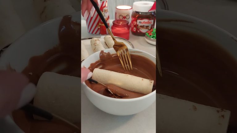 Nutella Chocolate rolls Christmas edition 😋 🎄#shorts