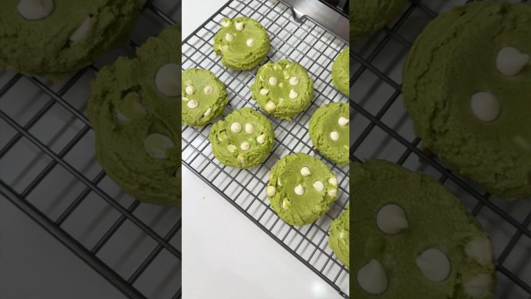 matcha cookies & latte💚 Organic super matcha is on my profile link👍🏻🔗 #ad