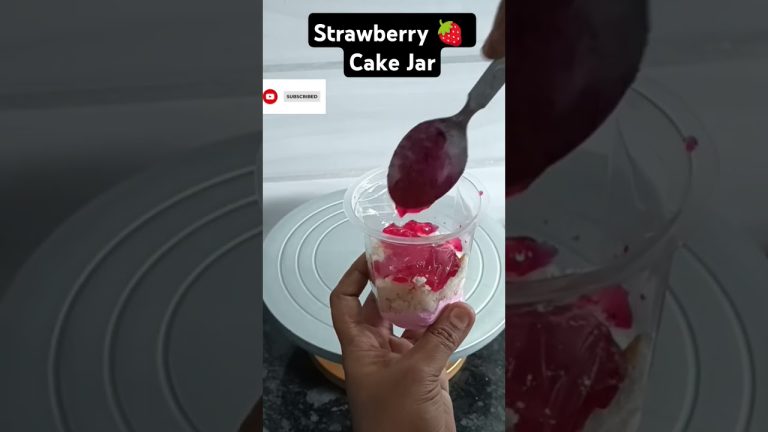 Mouth Watering 🤤 Home Made Strawberry 🎂 Cake Jar #cake #reel #subscribe