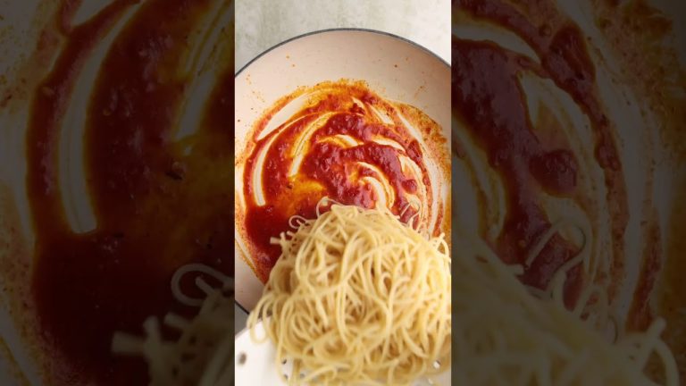 Spicy Tomato Carbonara by @theboldappetite w/ Tuttorosso Tomatoes #ad #tuttorossotomatoes