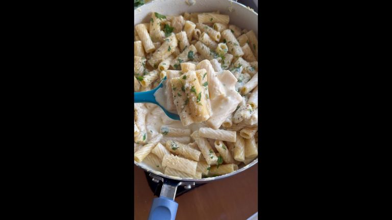 One Pot Garlic Parm Chicken Pasta