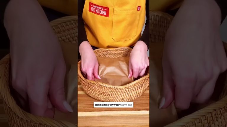 Easy Hack To Keep Dinner Rolls Warm