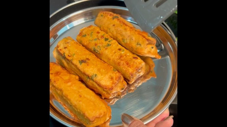 Tasty lunch box recipe for kids / bread pakoda  #alootoast #breadtoastrecipe #short