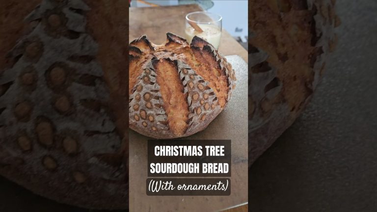 Scoring and Decorating Christmas Tree Sourdough Bread  #sourdough #shorts