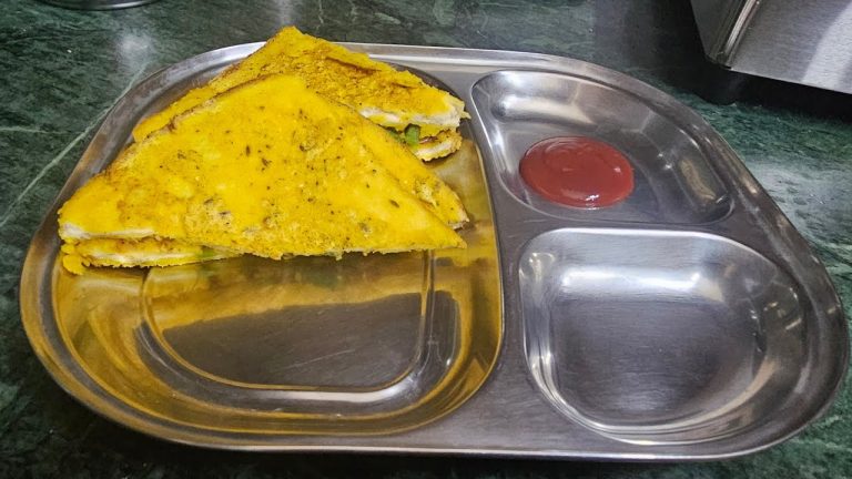 bread pudla sandwich || breakfast recipes || bread pudla recipe ||