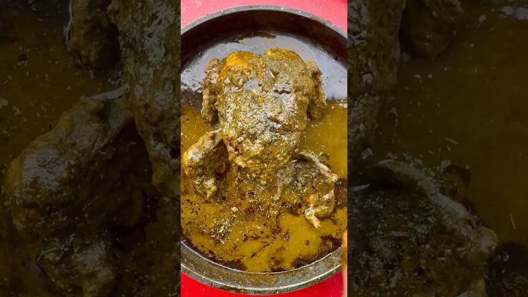 Season’s Greeting Murgh🐓: Recipe in Description #shorts #youtubeshorts #chickecurry #saaggosht