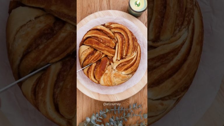 cinnamon babka wreath #recipe #christmas #shorts