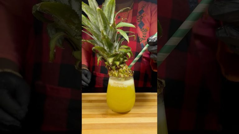 Pineapple juice ￼#pineapple #youtube #recipe #shots #youtubeshorts
