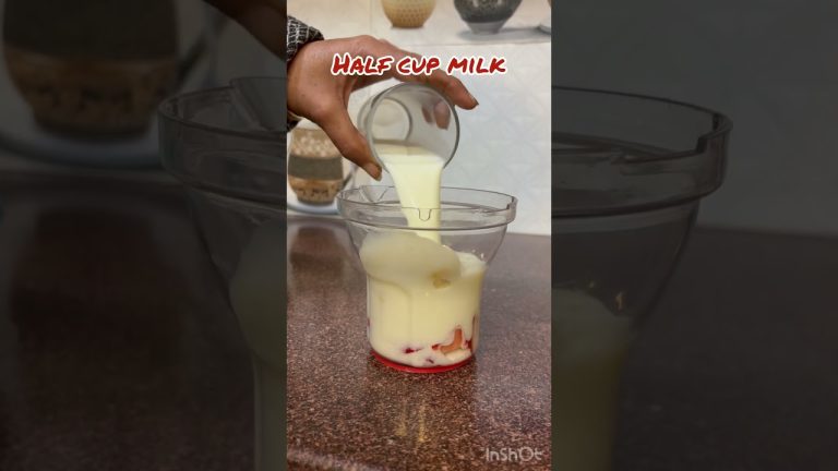 Delicious Banana Strawberry Smoothie Recipe | Healthy & Refreshing #viralvideo  #shorts #smoothie