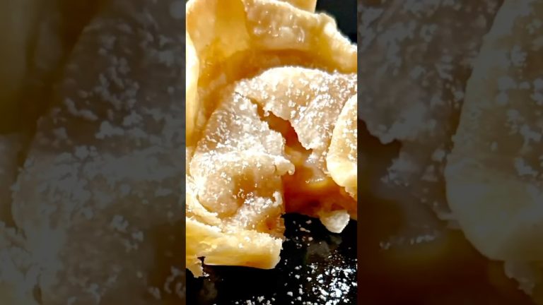 Simple desserts…mini apple pies! ☺️🙏🏽