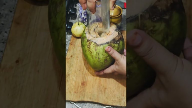 Coconut shek sardiyon mein peene wala coconut healthy se healthy juice##yummy #foodlover