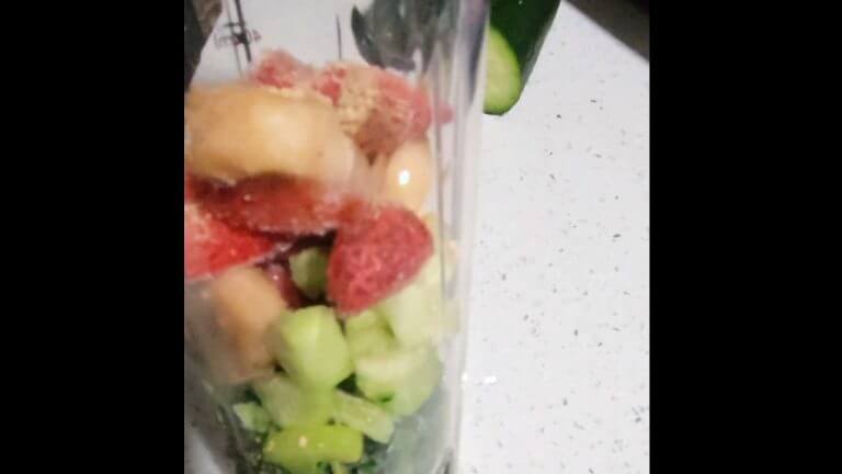 How To Make A Smoothie Fast! #veganonabudget