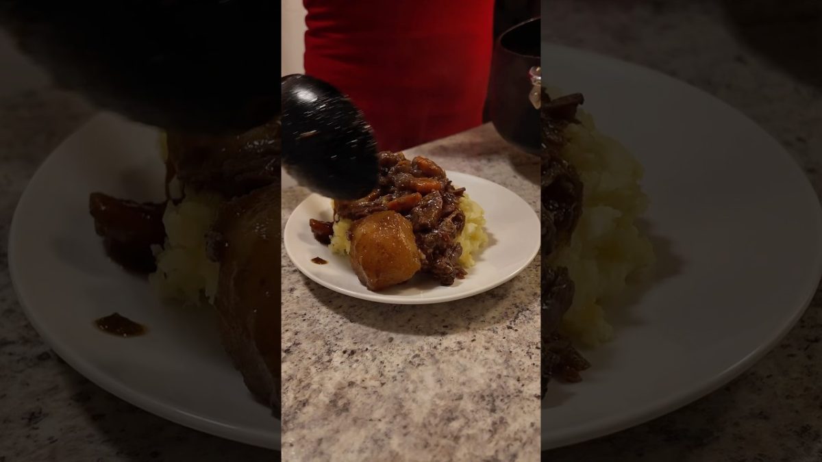 The PERFECT Pot Roast😋| Jamaican Pot Roast Inspired #dinner #dinnerideas #potroast