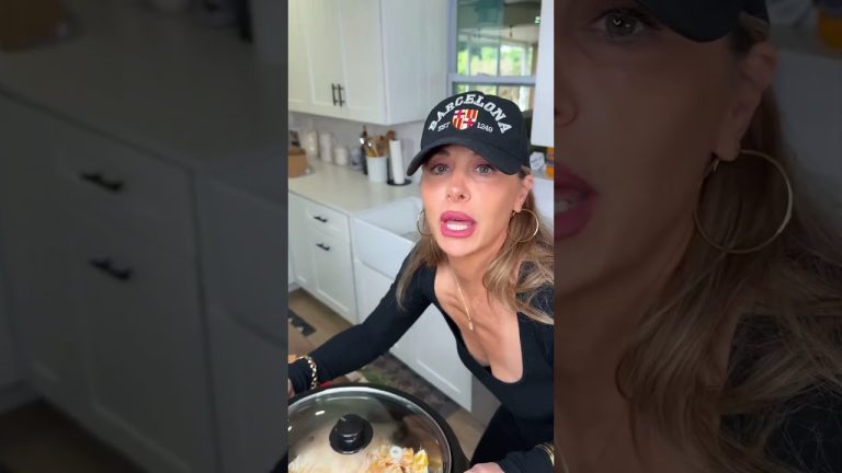 Crockpot Buffalo chicken dip! 🦬 #crockpotrecipes