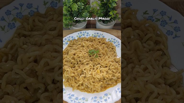 Spicy Chilli Garlic Maggi 🤤 #shorts #cooking #youtubeshorts