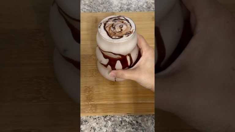 Healthy Chocolate Smoothie #shorts #reels #asmr #recipe #cooking #smoothie #yt