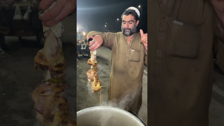 Lamb leg Dumpuht at Madina Restaurent #food #streetfood #pakfoodstreet