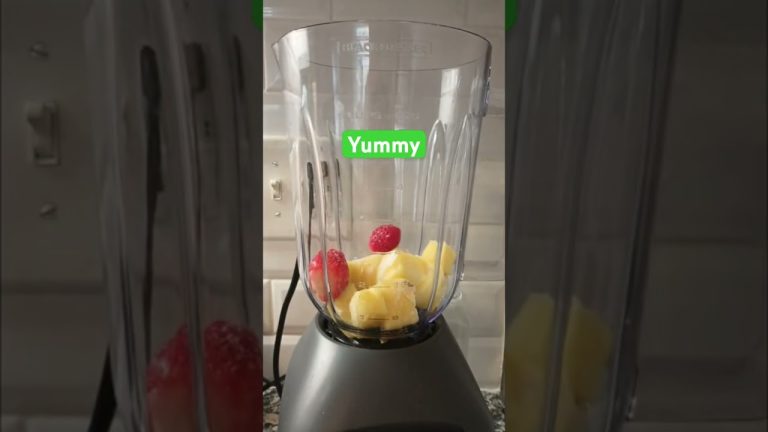 Blending my way to a better day.  #smoothies #refusetoloseme #trending