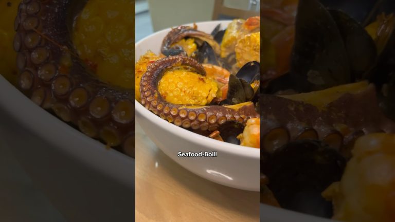 Easy Seafood Boil Recipe 🦐🌽 #tasty #shorts