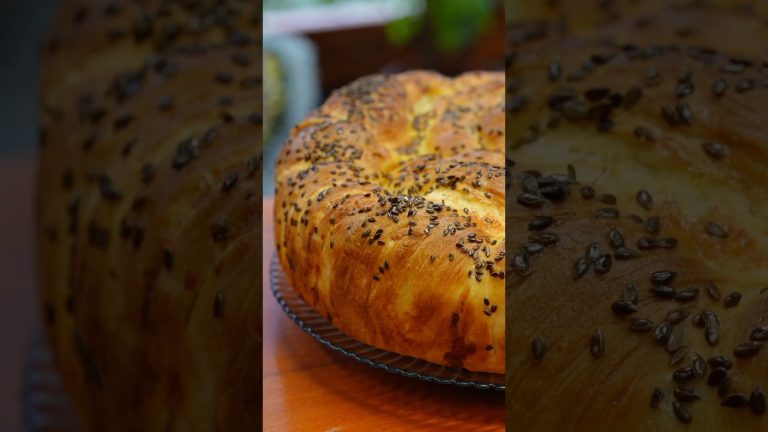Cheesy Sesame Bread for Every Occasion 🧀🌟 #holidaysweets #foodielife #cookingshorts
