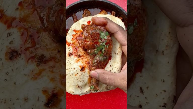 Khooni Parinda🍗: Recipe in Description #shorts #youtubeshorts #chickencurry #redchickencurry