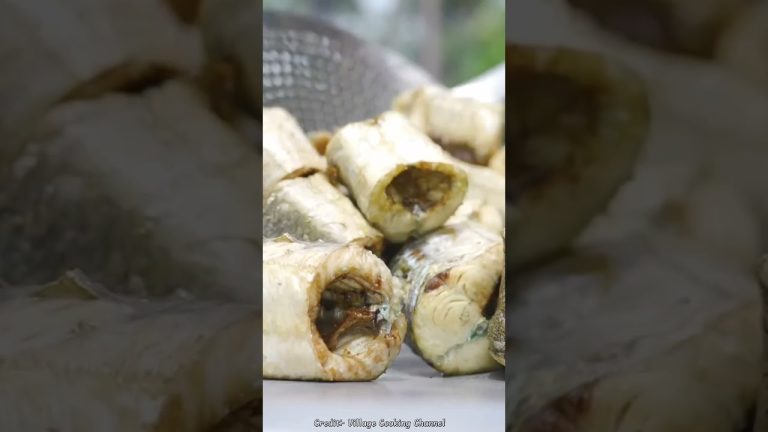 Fish cutting and curry recipe in Village style #fishfry #foodblogger #youtubeshorts #shorts