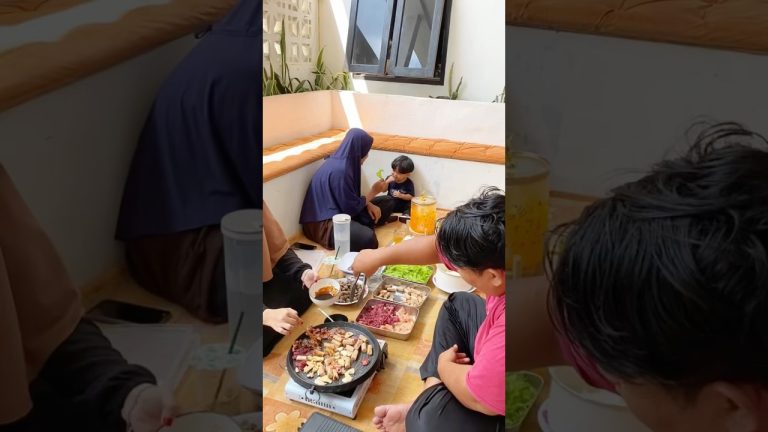 Ide Makan bersama di teras #homedecor #tips #terasrumah #bbq #koreanfood #grillpan