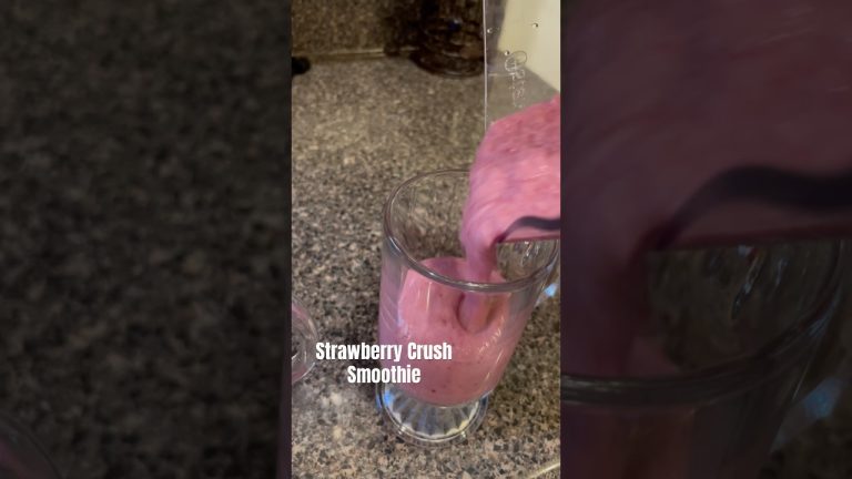 Pour it up 🍓✨💗🌸, #smoothie #drink #strawberry #pink #heathy