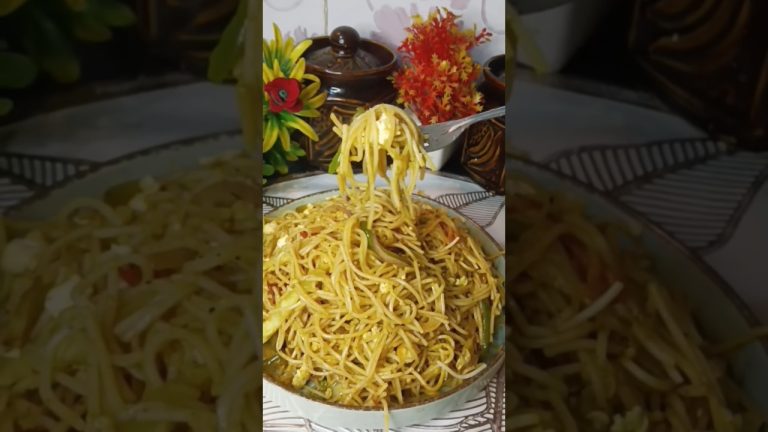 ଆରେ ଆରେ ରୁହନ୍ତୁ 😜👇#shortsfeed #chowmein #eggchowmeinrecipe #shots #recipe #odiarecipe #ytshorts