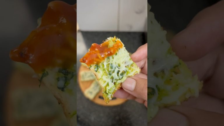 Cheesy garlic bread recipe #garlicbread #yt #shortsvideo #shorts #bread